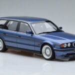 BMW Alpina B10 E34 4.0 Touring Blauw Otto 1:18 OT944 Hars - image 4 of 6