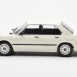 BMW M535i E28 Wit Norev 1:18 - image 3 of 6