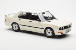 BMW M535i E28 Wit Norev 1:18 183260 Metaal — afbeelding 4 van 6