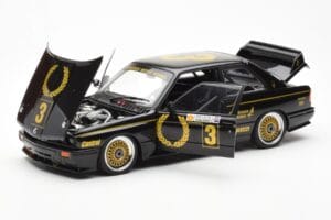 BMW M3 E30 #3 J. Richards Austrian Airlines ATCC 1987 AUTOart 1:18 88745 Metaal — afbeelding 2 van 8