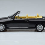 BMW M3 E30 Cabriolet Zwart Otto 1:18 - image 3 of 6