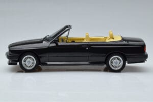 BMW M3 E30 Cabriolet Zwart Otto 1:18 OT1012 Hars — afbeelding 3 van 6
