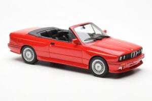 BMW M3 E30 Cabriolet Rood Otto 1:18 OT077 Hars — afbeelding 4 van 6
