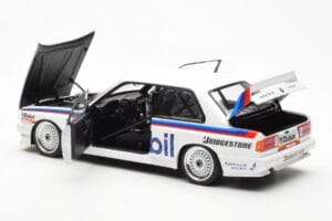 BMW M3 E30 #5 P. Brock Mobil ATCC 1988 AUTOart 1:18 88845 Metaal — afbeelding 5 van 8