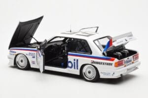 BMW M3 E30 #56 P. Brock / J. Richards Mobil Bathurst 1000 1988 AUTOart 1:18 88847 Metaal — afbeelding 5 van 9