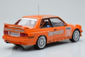 BMW M3 E30 Jagermeister #19 A. Hahne DTM Nurburgring 1992 IXO 1:18 18RMC082A Metaal — afbeelding 2 van 6