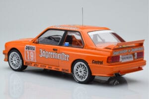 BMW M3 E30 Jagermeister #19 A. Hahne DTM Nurburgring 1992 IXO 1:18 18RMC082A Metaal — afbeelding 5 van 6