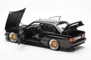 BMW M3 E30 Sport Evolution Zwart Custom Wheels AUTOart 1:18 70562 Metaal — afbeelding 5 van 8