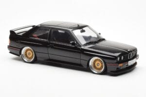 BMW M3 E30 Sport Evolution Zwart Custom Wheels AUTOart 1:18 70562 Metaal — afbeelding 6 van 8