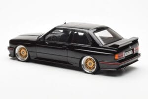 BMW M3 E30 Sport Evolution Zwart Custom Wheels AUTOart 1:18 70562 Metaal — afbeelding 7 van 8