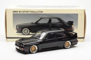 BMW M3 E30 Sport Evolution Zwart Custom Wheels AUTOart 1:18 70562 Metaal — afbeelding 8 van 8