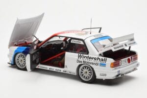 BMW M3 E30 #3 J. Cecotto Warsteiner DTM 1991 AUTOart 1:18 89145 Metaal — afbeelding 5 van 8