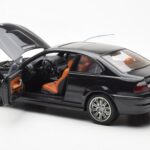 BMW M3 E46 Zwart AUTOart 1:18 - image 5 of 8
