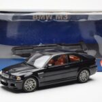 BMW M3 E46 Zwart AUTOart 1:18 - image 8 of 8
