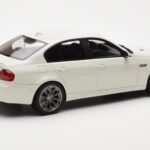 BMW M3 E90 Sedan Wit GT Spirit 1:18 - image 2 of 6