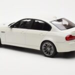 BMW M3 E90 Sedan Wit GT Spirit 1:18 - image 5 of 6