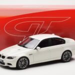 BMW M3 E90 Sedan Wit GT Spirit 1:18 - image 6 of 6