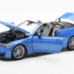 BMW M4 F83 Cabriolet Yas Marina Blauw Paragon 1:18 - image 2 of 8