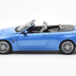BMW M4 F83 Cabriolet Yas Marina Blauw Paragon 1:18 - image 4 of 8