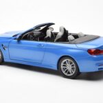 BMW M4 F83 Cabriolet Yas Marina Blauw Paragon 1:18 - image 7 of 8