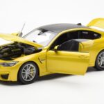 BMW M4 F82 Austin Geel Metallic Paragon 1:18 - image 2 of 8