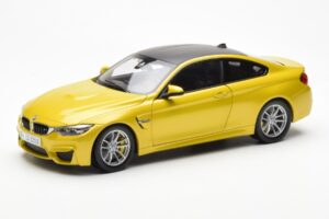 BMW M4 F82 Austin Geel Metallic Paragon 1:18