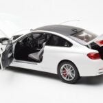 BMW M4 F82 Frozen Brilliant Wit Paragon 1:18 PA-97101 - image 5 of 8