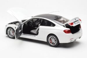 BMW M4 F82 Frozen Brilliant Wit Paragon 1:18 PA-97101 Metaal — afbeelding 5 van 8