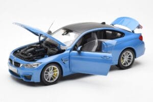 BMW M4 F82 Yas Marina Blauw Paragon 1:18 PA-97102 Metaal — afbeelding 2 van 8