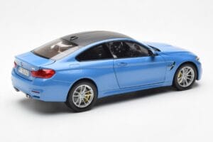 BMW M4 F82 Yas Marina Blauw Paragon 1:18 PA-97102 Metaal — afbeelding 3 van 8