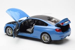 BMW M4 F82 Yas Marina Blauw Paragon 1:18 PA-97102 Metaal — afbeelding 5 van 8