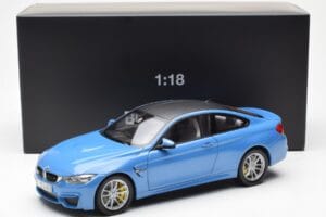 BMW M4 F82 Yas Marina Blauw Paragon 1:18 PA-97102 Metaal — afbeelding 8 van 8