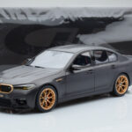 BMW M5 CS F90 Frozen Brands Hatch Grijs GT Spirit 1:18 - image 5 of 5
