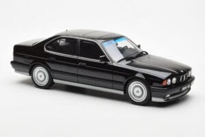 BMW M5 E34 Zwart Otto 1:18 OT690 Hars — afbeelding 4 van 6