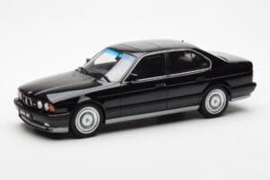 BMW M5 E34 Zwart Otto 1:18 OT690