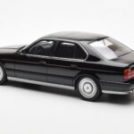 BMW M5 E34 Zwart Otto 1:18 - image 5 of 6