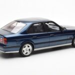 BMW M5 E34 Blauw Metallic Otto 1:18 - image 2 of 6