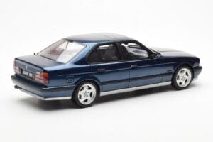 BMW M5 E34 Blauw Metallic Otto 1:18 OT576 Hars — afbeelding 2 van 6