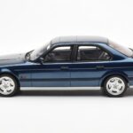 BMW M5 E34 Blauw Metallic Otto 1:18 - image 3 of 6