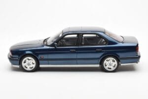 BMW M5 E34 Blauw Metallic Otto 1:18 OT576 Hars — afbeelding 3 van 6
