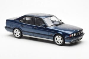 BMW M5 E34 Blauw Metallic Otto 1:18 OT576 Hars — afbeelding 4 van 6