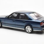 BMW M5 E34 Blauw Metallic Otto 1:18 - image 5 of 6