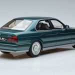 BMW M5 E34 Cecotto Edition Groen Otto 1:18 - image 2 of 6