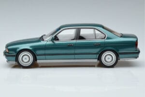 BMW M5 E34 Cecotto Edition Groen Otto 1:18 OT968 Hars — afbeelding 3 van 6