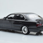 BMW M5 E34 Hartge Zwart Otto 1:18 - image 4 of 6