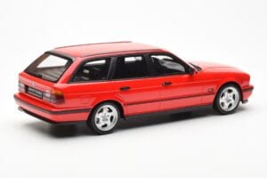 BMW M5 E34 Touring Rood Otto 1:18 OT951 Hars — afbeelding 2 van 6