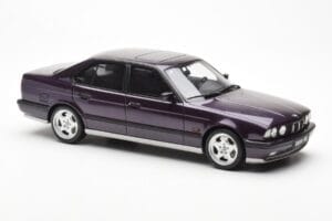 BMW M5 E34 Violet Otto 1:18 OT106 Hars — afbeelding 4 van 6