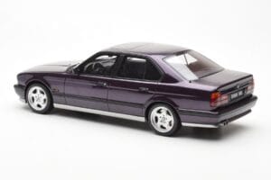 BMW M5 E34 Violet Otto 1:18 OT106 Hars — afbeelding 5 van 6
