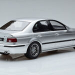 BMW M5 E39 Zilver Otto 1:18 - image 2 of 7