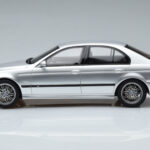BMW M5 E39 Zilver Otto 1:18 - image 3 of 7